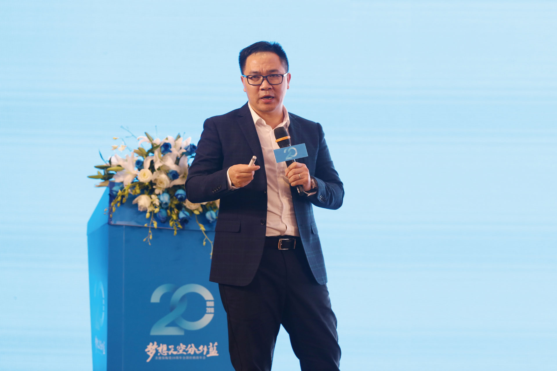 歐書軍：潛伏在寒冬，苦煉內(nèi)功